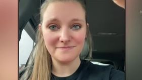 VIDEO Degete strâmbe din cauza telefoanelor. Din ce în ce mai multe persoane ajung în acest punct